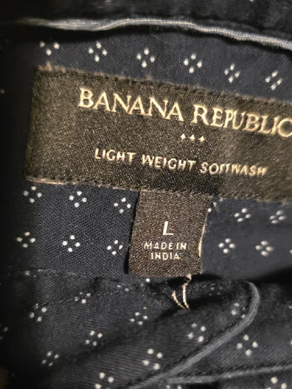 Banana Republic Light Weight Softwash Navy Micro-Print Button-Up Shirt, Large